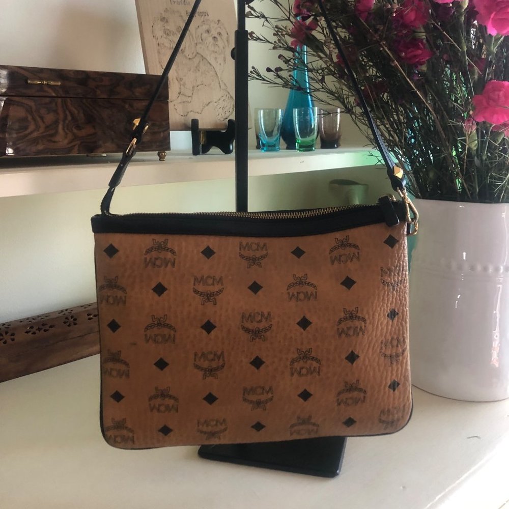 MCM Authentic Zip Pouch Viesto Wristlet In Cognac - Picture 5 of 13